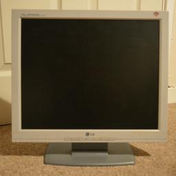 LG FLATRON LCD MONITOR 17 inch; L1715S FULLY WORKING

IN PERFECT WORKING ORDER - you will need to just add a kettle lead to power it up.

This looks a lot better than the image shown,its all in cream/white.

Local pick-up only please, cash on collection.

No offers already reduced.
