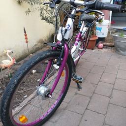 Verkaufen dieses Mädchen Fahrrad in weiß/lila. Es ist fahrbereit und in gutem Zustand. Nur hinten das Rücklicht ist etwas kaputt (siehe Bild) Abzuholen in 67547 Worms