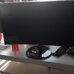 perfect  condition 27"curve monitor only selling as uve gone for a bigger monitor