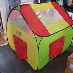 Kids pop up Tents, £5 Flying out, grab them while u can
