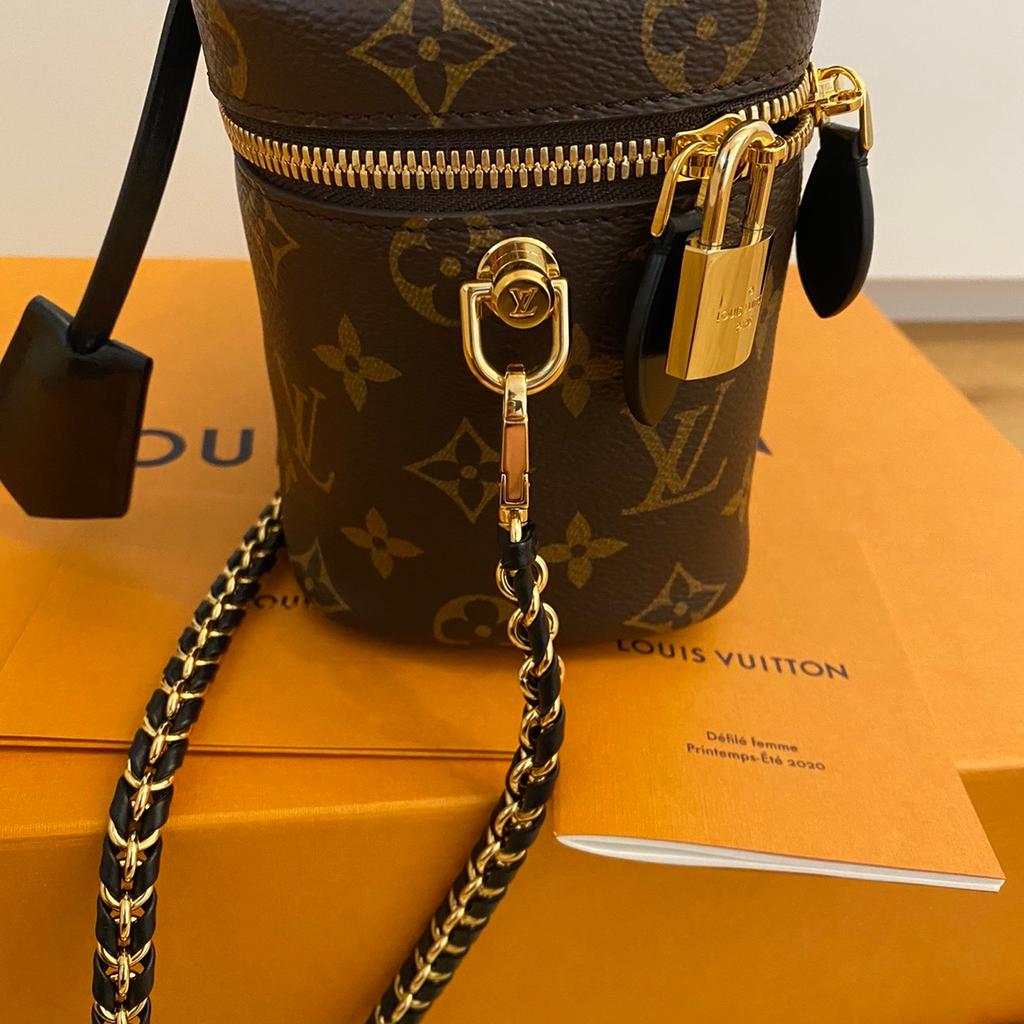 Demandez à Noémie - Sac Vanity PM @louisvuitton de @meganvlt 🤎 🗓 Date de  sortie : 2020 👀 Tendance : actuelle 📈 Popularité en seconde main : prisé  💰 Prix neuf 