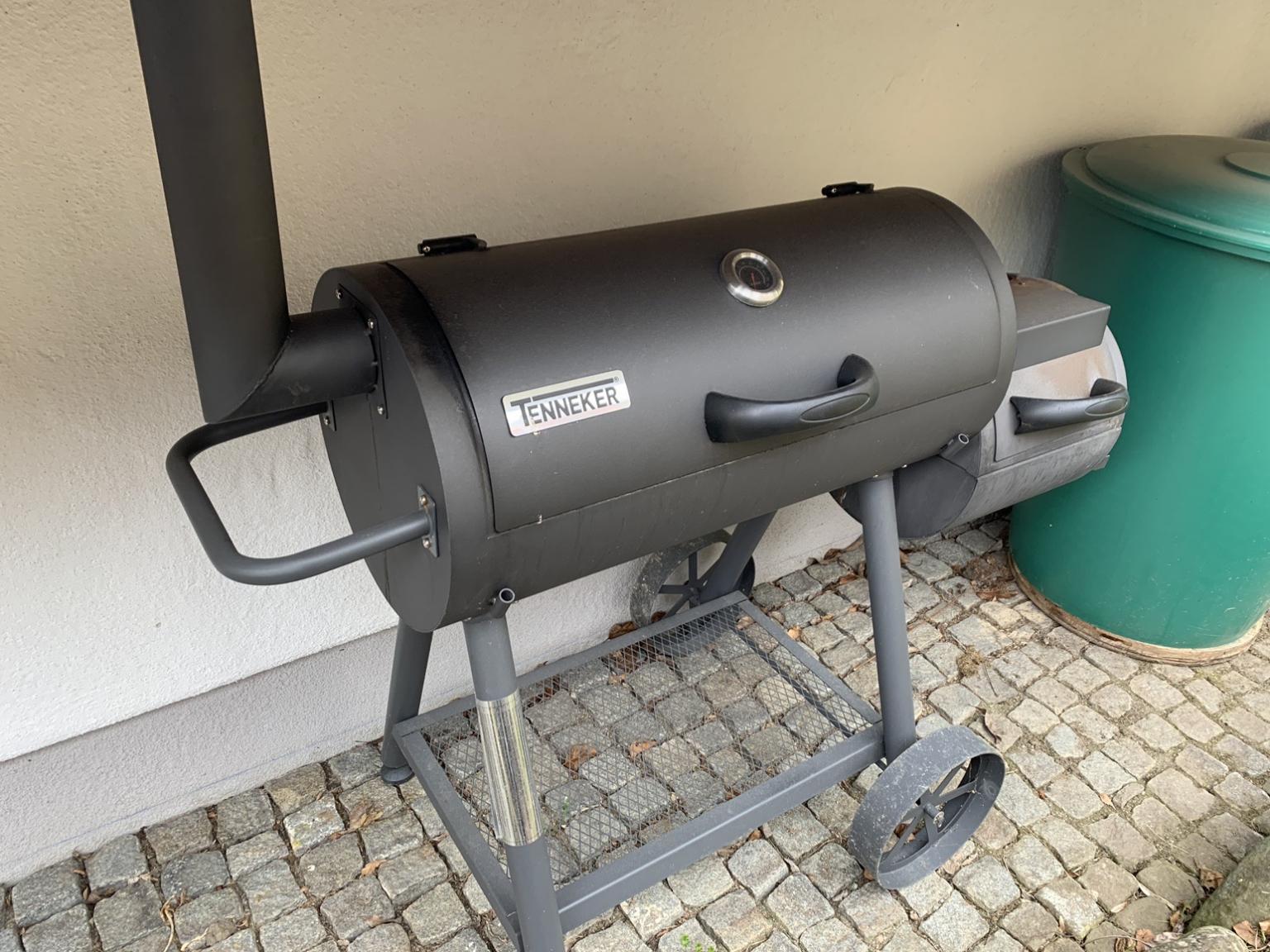 Tenneker smoker outlet xl