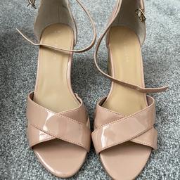Ladies new look wedge sandals size 5
#sandals
#Summer21