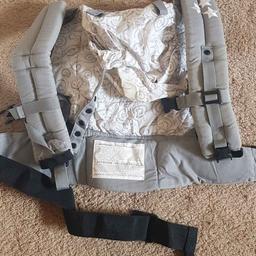 A very good condition baby carrier that our girl has grown out of.

It's made using high quality material with good durability.

Can you used for a birthday gift or even for your own baby.

Feel free to ask any questions.