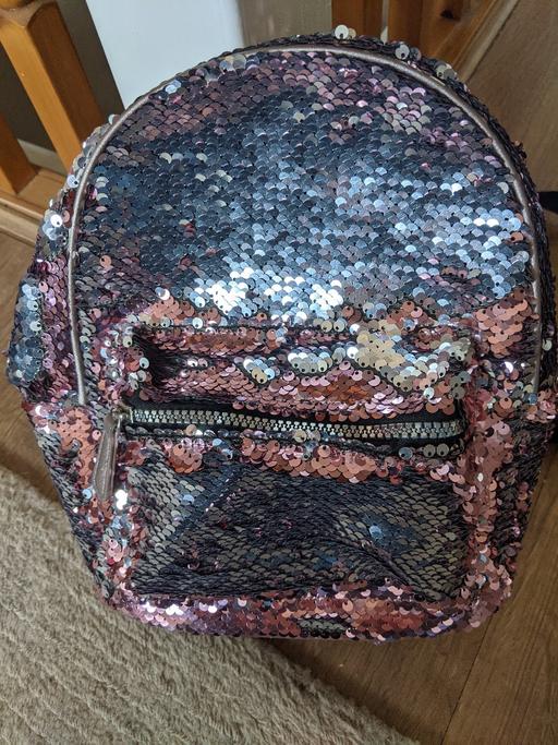 Buy & Sell Leicestershire Charnwood - Photos for SEQUIN RUCKSACK