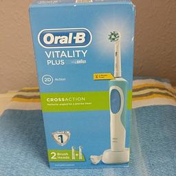 ( NEW ---- NEVER BEEN OPENED ) 

oral-b 
Vitality plus

2D action 
Cross action perfectly angled for a president clean 
Comes with 2 brush heads 

Collection b13 Moseley
