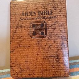 (new) 

holy bible new international version

Bible is in maculate condition

Box has a little wear but this doesn't effect the use of bible 

•Complete text of the bible 
New international version
•Complete translators footnote 
•Exclusive subject subhead 
•Specially designed palatino typeface for clear , easy reading 
•Full color maps 
•Presentation page family record and marriage certificate
•Finest quality leather binding 
•Handcrafted edge-lined styling  

Collection b13 Moseley