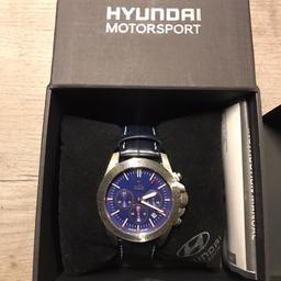 Zu verkaufen ist hier eine sportliche Armband Uhr der Marke Hyundai Motorsport.

Sie wirkt durch ihr Lederarmband sehr wertig.

Bei Interesse gerne schreiben!
