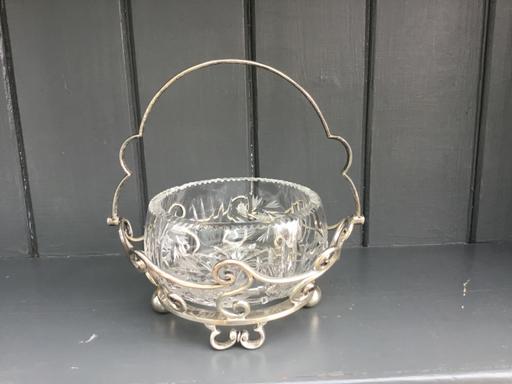 Buy & Sell Suffolk East Suffolk - Photos for Vintage Glass Bowl in Metal Stand