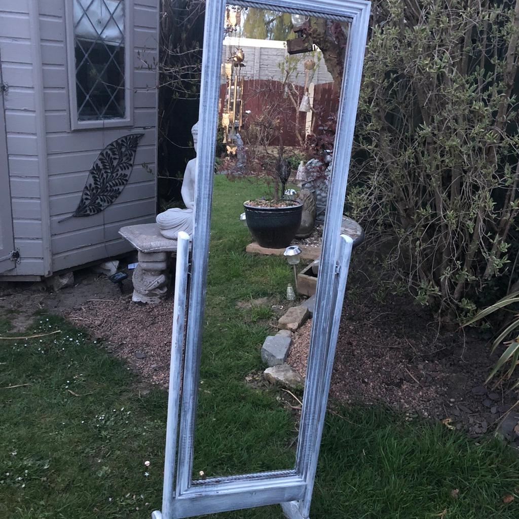 Mirror chair laundry box shabby chic in Doncaster für 40,00 £ zum