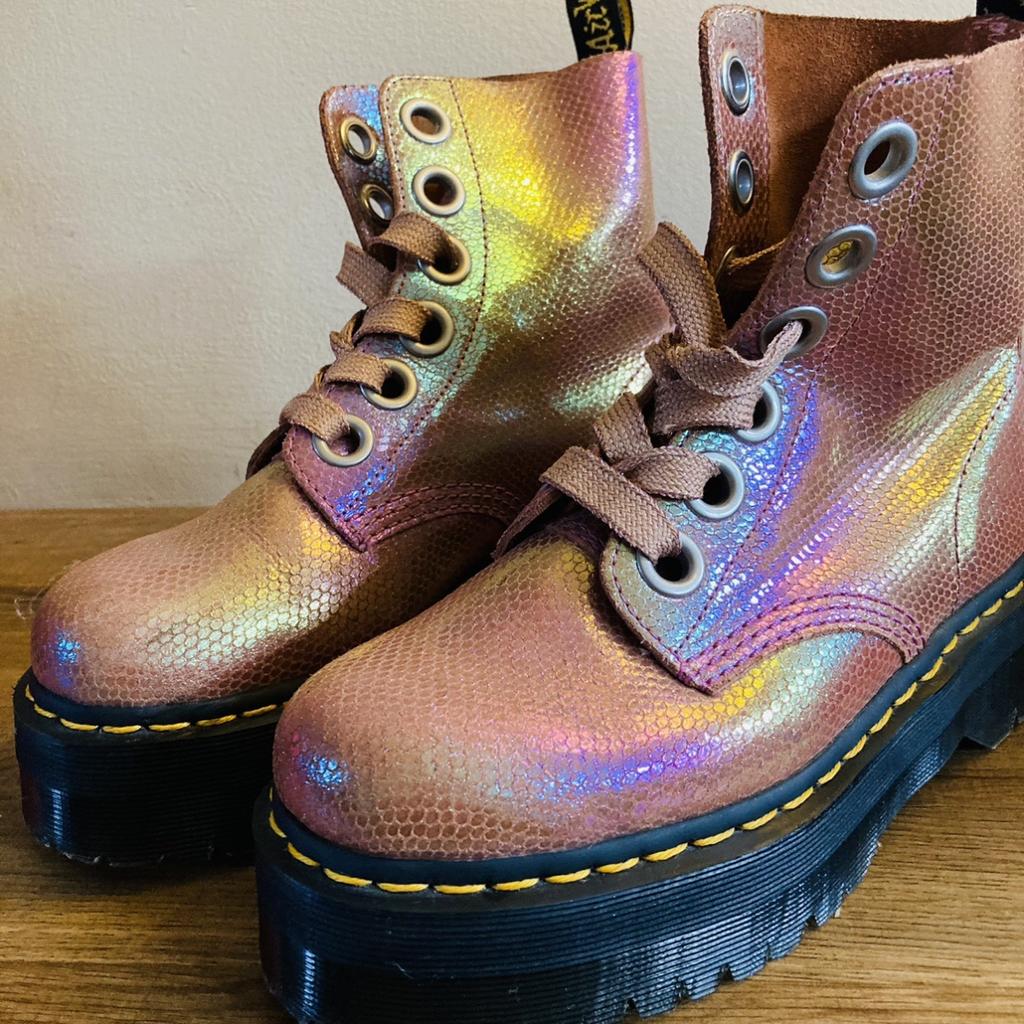 Dr martens hotsell pink holographic