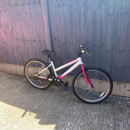 Adult bike.
Colour: black, pink and white
Works perfectly fine; I just don’t use it anymore. 