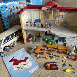 Playmobil school with box and instructions.
Bus included. Most of the school accessories as pictured