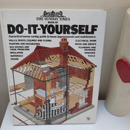 very good
Vintage/Old 
Illustrated Book 
DO IT YOURSELF A PRACTICAL MONEY SAVING GUIDE TO HOME IMPROVEMENTS AND MAINTENANCE 


In very good vintage condition- 


Language English 


Illustrated 


Vintage/Old Book 1975


Hardback Paper 


The Sunday times