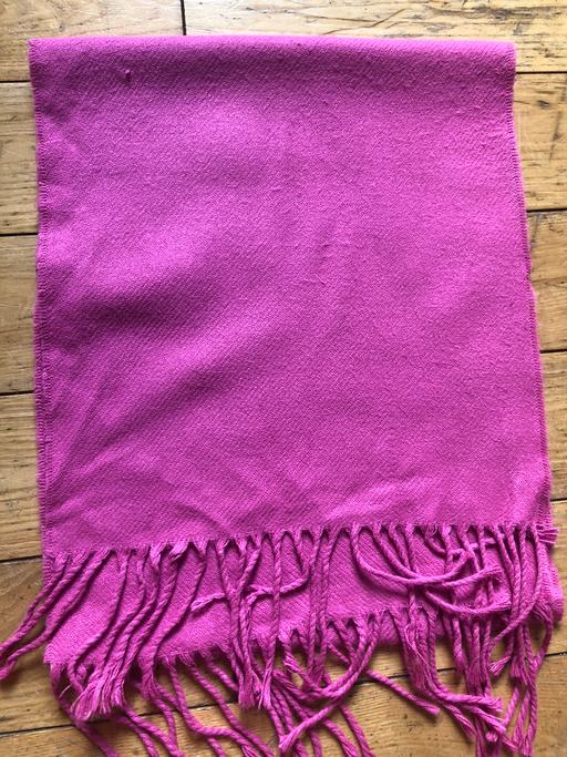 Buy & Sell North London Barnsbury - North London - Photos for Pink scarf