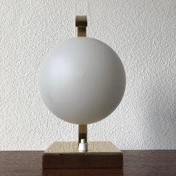 Space Age Kugellampe, Opalglas Leuchte
Sehr gut erhalten, siehe Bilder
Höhe 23 cm
