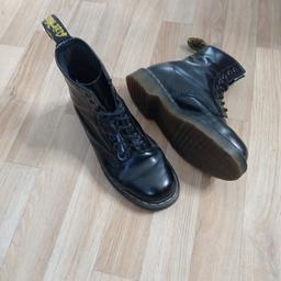 Dr Martens black boots
Classic boots
Size 6 UK
Used but plenty years still in them