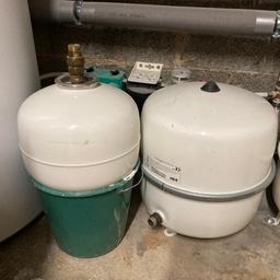 2 Wasserbehälter für die Heizungsanlage. Waren ca 1 Jahr in Gebrauch. Dann haben wir umgerüstet. Auch einzeln abzugeben.
Super in Ordnung
Selbstabholung in Lampertheim