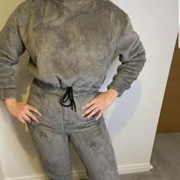 grey teddy fleece crop hoodie and bottoms size 8 brand new with tags never worn