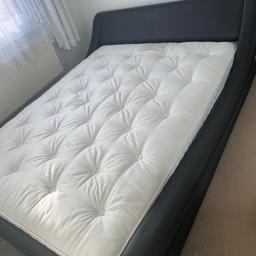 Used king size bed, the mattress is not included
Just pick up only from SE288EP