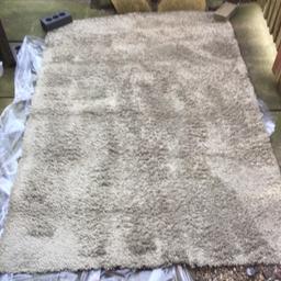 Large clean shaggy rug can be delivered locally or Collection from B8 3SB 
Thank you for Looking ❤️