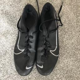 Men’s Nike Mercurial football trainers suitable for Astro size 10 (Eur 45) in black and silver. Collection only from Dudley DY1- sorry no delivery or posting. Check out my other items.