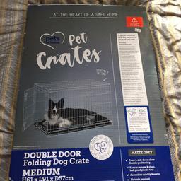 Pets at home medium dog crate
H61cm
L91cm
D57cm
In good condition and boxed
Collection only