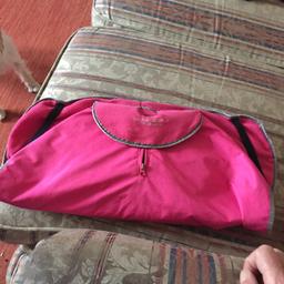 Pink large muddy paws dog coat
In good condition

I brought it for my parson terrier and it was to big

Collection only