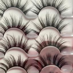 One set of eye lashes in used