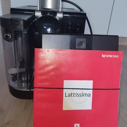 Verkaufe wenig benutze Nespresso Kapsemaschine Delonghi mit milchschäumer für Cappuccino, latte Macchiato usw.