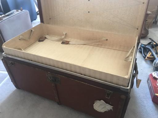 Buy & Sell Kent Tonbridge and Malling - Photos for Antique travelling trunk