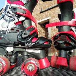 Expandable size roller skates
Safety padding included
Hours of fun