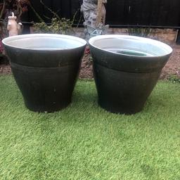 As per pictures and approximately 38 centimetres across and 32 centimetres tall, will take £10 for the pair and collection only from B29 5TN Weoley Castle