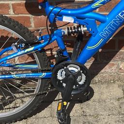 Mens/older boys mountain bike in royal blue expedition
18 speed gear with brand new service undertaken (proof available) including new inner tubes.
Also has dual suspension and size 20
Has rear deflectors also fitted
Will accept £65collect only please in Doncaster