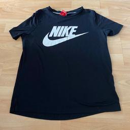 Nike black top size M