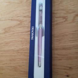 Schöner Kugelschreiber der Marke Swarovski in der Farbe Lila zu verkaufen.

neu und originalverpackt

Selbstabholung oder Versand möglich