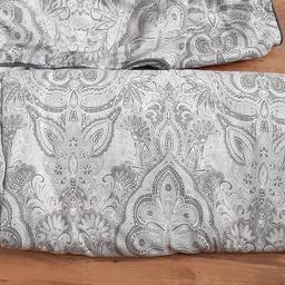 double duvet and 2 pillowcases 
in excellent clean condition like new 
only used once 
pick up kirkby