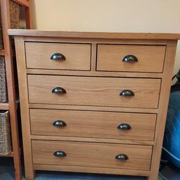 nearly new oak drawers

D 15 inch W 33.5 inch H 35 inch

*****only reason for sale is downsizing House,***** please take a look at my other items