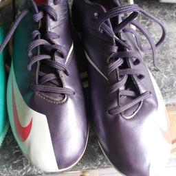 free ti collecter trainers nike size 5 football boots size 6 collection st1 area