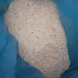 bag of used but clean aquarium sand 
enough to do a 4 ft tank 
pick up kirkby