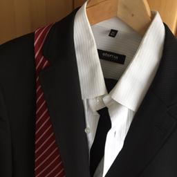 Biete zwei Anzüge mit Doppelhosen
Mit Hemden und Krawatten 👔
Näher sehe Bilder
Nichtraucherhaushalt !