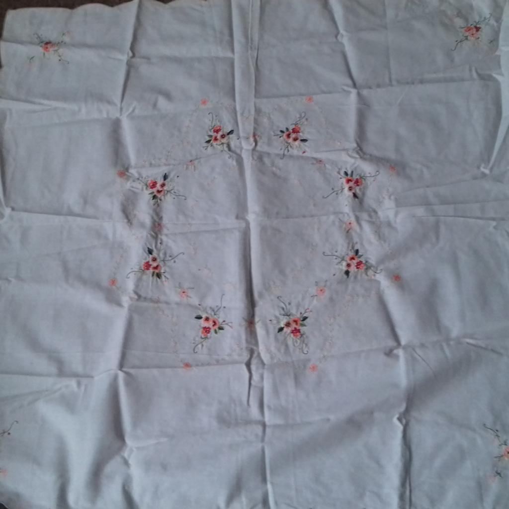 Lovely small hand stiched cloth.
Other linen for sale from 50p
Fy3 Layton