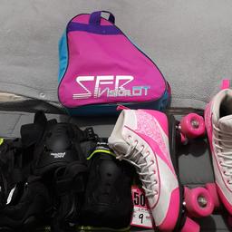 pink and white roller boots size 8

large knee pads, elbow pads and wrist guards

Great condition