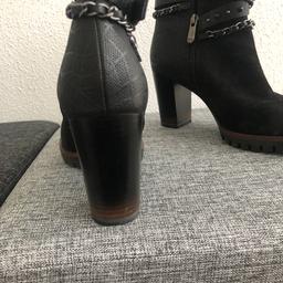 Verkaufe M. Tozzi Stiefelette mit stoßdämpfendem Absatz 7 cm schwarz verschiedene Lederprägungen Gr 39 einmal getragen wie neu mit Orginalkarton