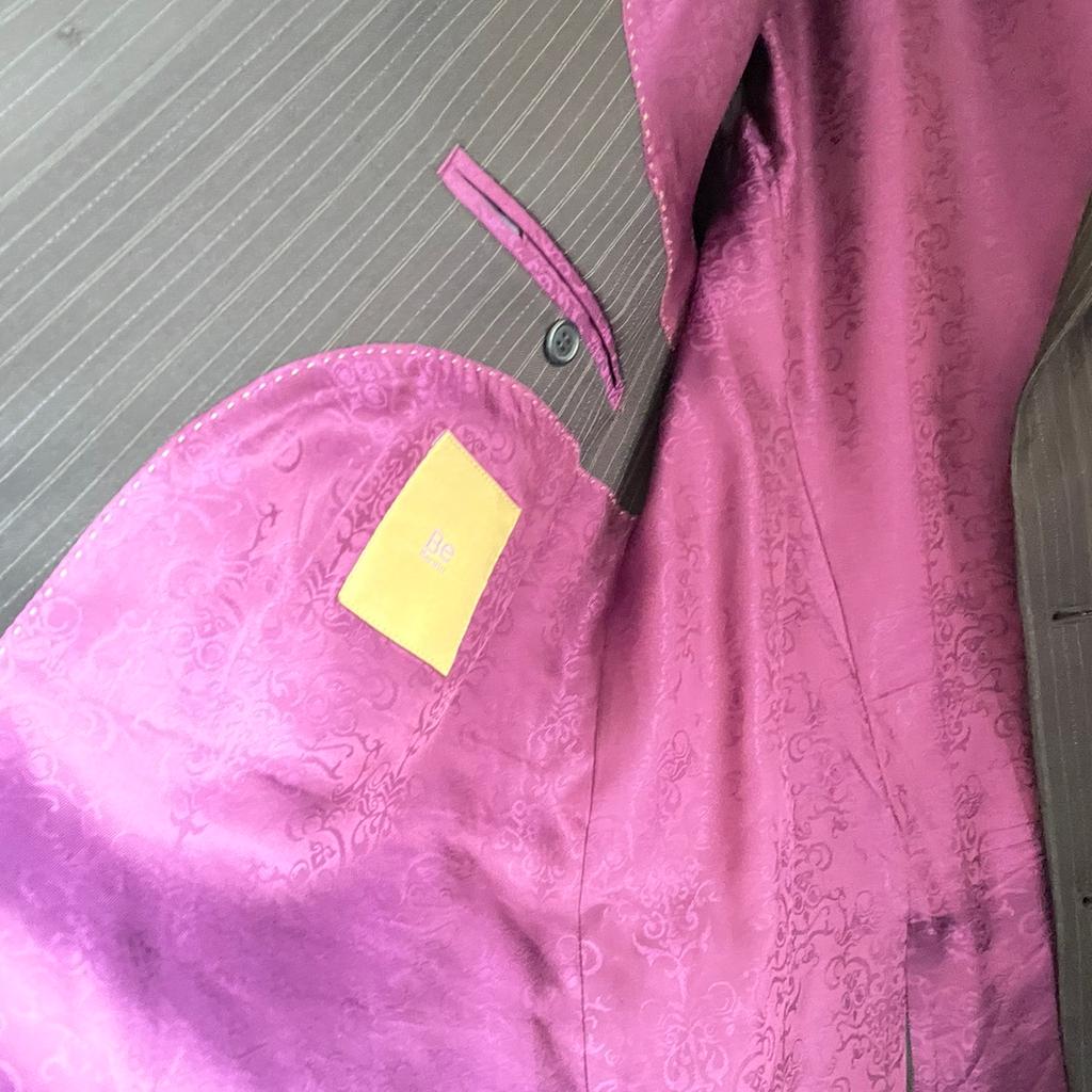 Men's suit, stripe pattern to both jacket and trousers with purple lining in the jacket. Three internal pockets, one of which is small. From a Smoke free home with 2 cats, but items have been stored in a wardrobe since first Lockdown.
Reduced price, lower offers considered.