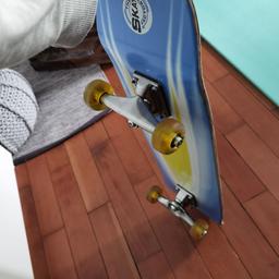 Ich verkaufe mein kaum benutztes Skateboard von Blue Moon :)

Abholung in 70186 Stuttgart.

Kein Umtausch da Privatverkauf.