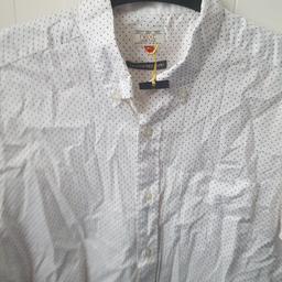Men's shirt. Would look great with any outfit.