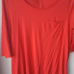 Excellent condition ladies red/ orange top. size 18. Would compliment any outfit 🤗
