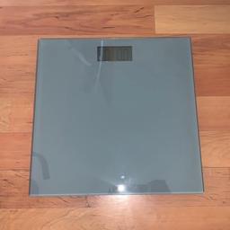 Used bathroom scales (used only a few times) in great working condition as you can see from pictures they’re working.


Comes from corona, pet and smoke free home.

Please feel free to make offers and see other items as I want everything gone.