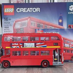 Ich verkaufe hier den Lego Creator London Bus, Modell 10258. Ich habe den Bus nur einmal aufgebaut und seitdem steht er unbespielt in meiner Sammlung. Originale Verpackung und Aufbauanleitung sind mit dabei. 

Das Set befindet sich in einem haustierfreien und Nichtraucherhaushalt. Es kann gerne vor Ort besichtigt werden. 

Da es sich um einen Privatverkauf handelt sind Rücknahme und Garantie ausgeschlossen.
